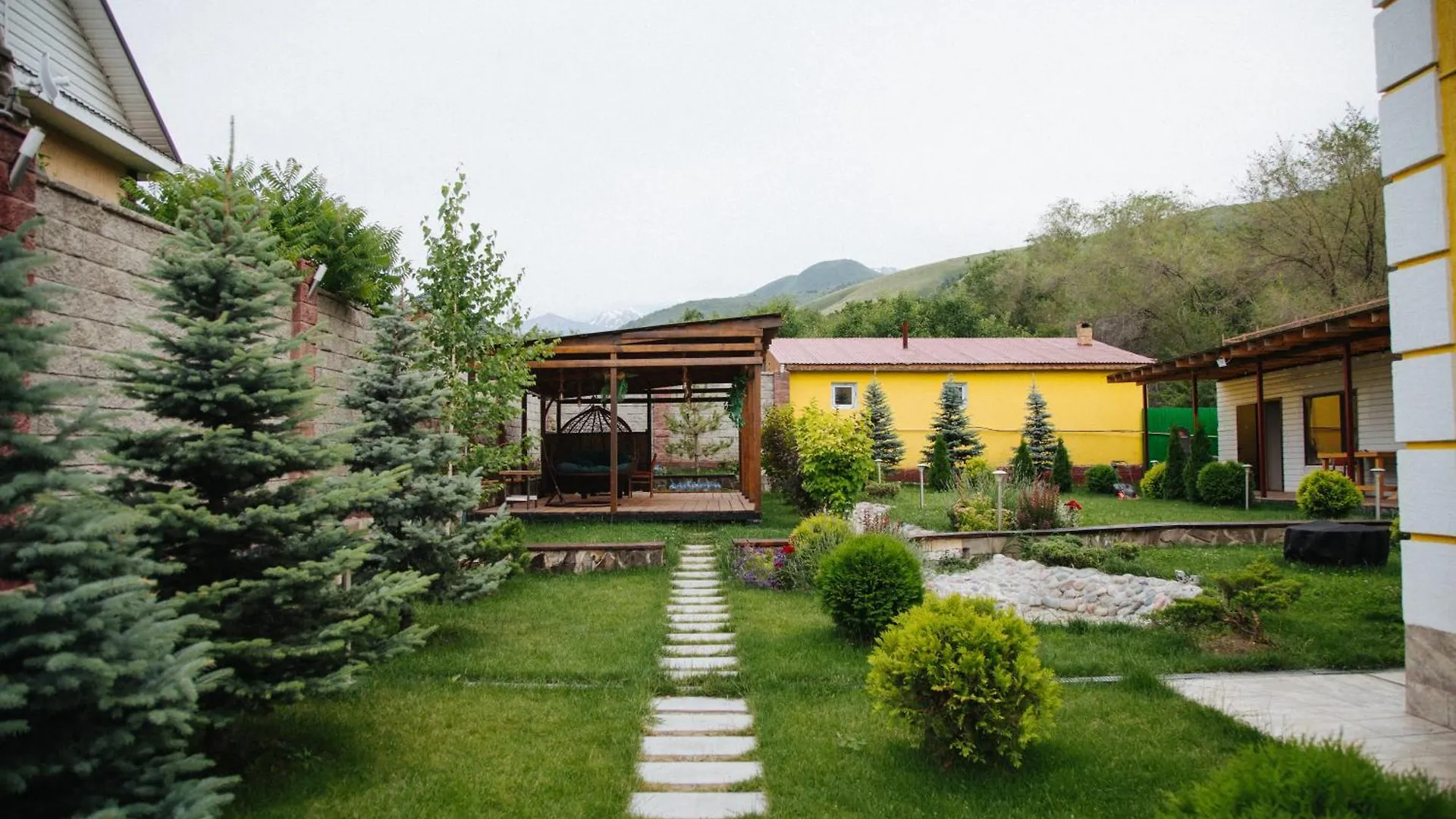 Vila Bali Dacha Almaty Kazachstán