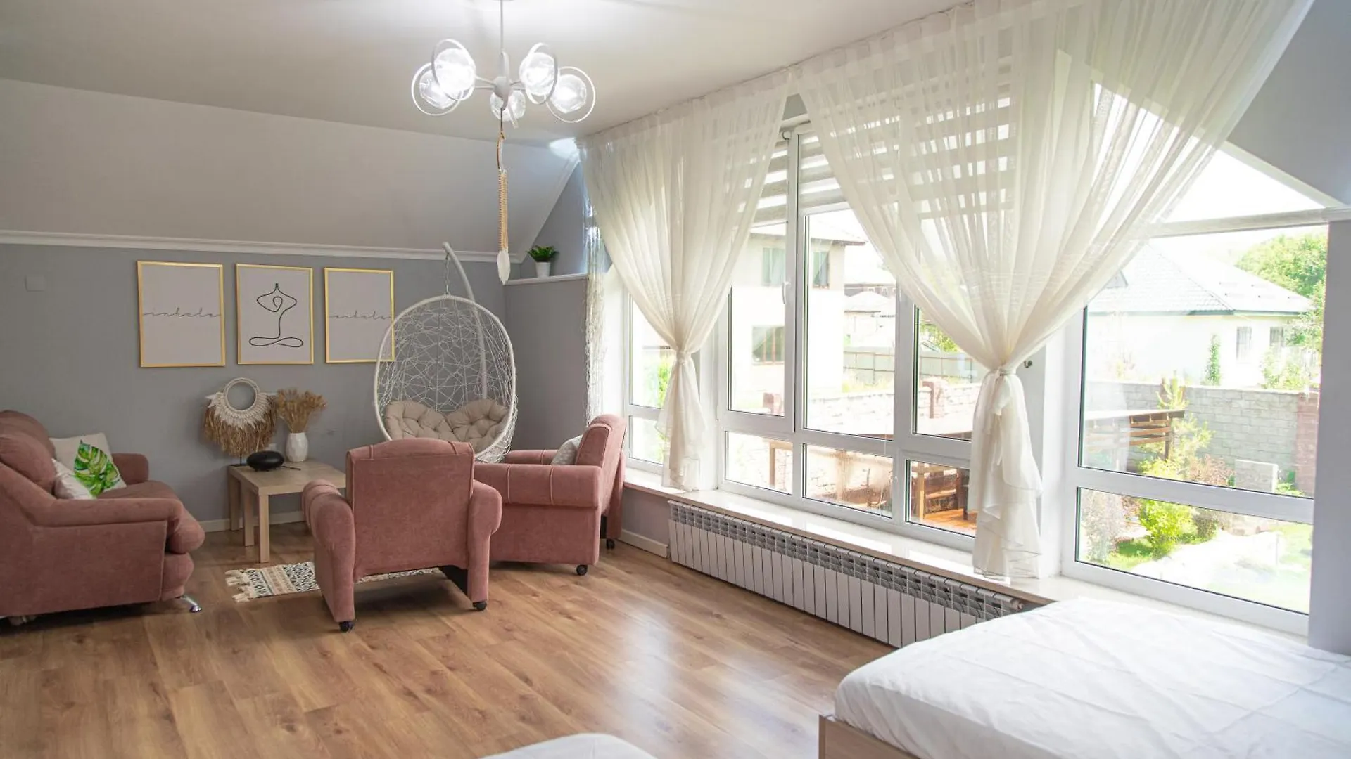 Prázdninový dům Vila Bali Dacha Almaty