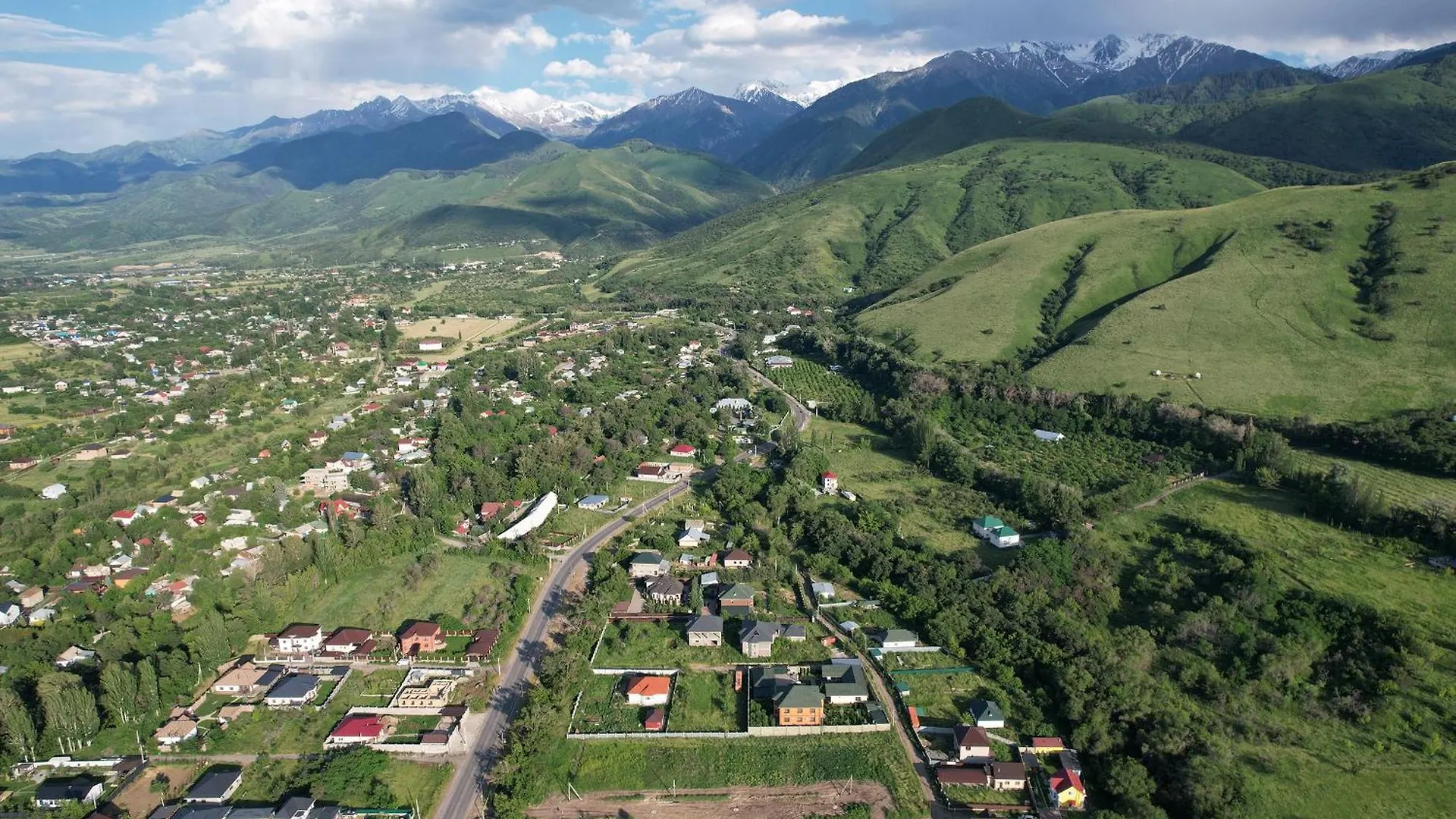 Prázdninový dům Vila Bali Dacha Almaty